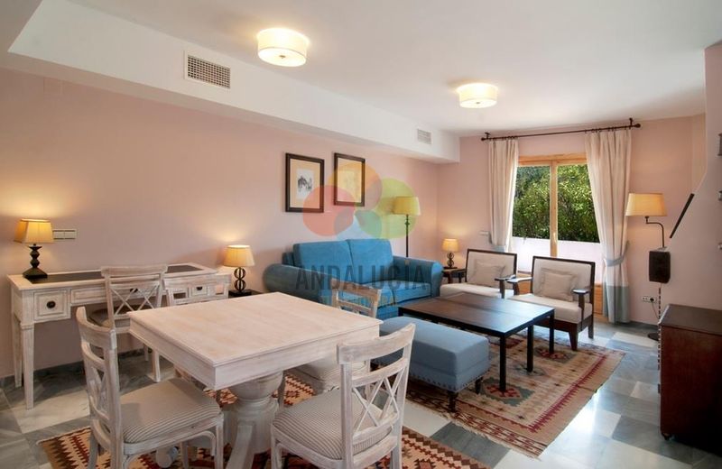 VILLA  DE LAUJAR 2 DORMITORIOS + SALON (4 ADULTOS)